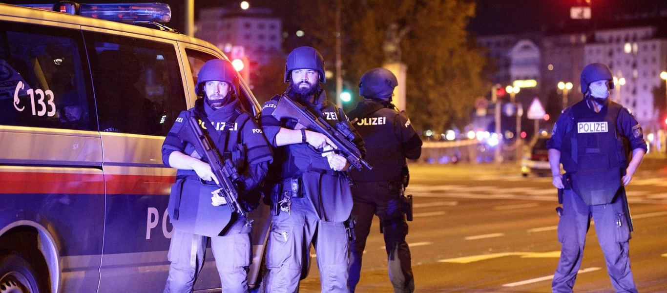 «Σφίγγει τα λουριά στο Ισλάμ» η Αυστρία – Ενώ εμείς ανοίγουμε τζαμιά